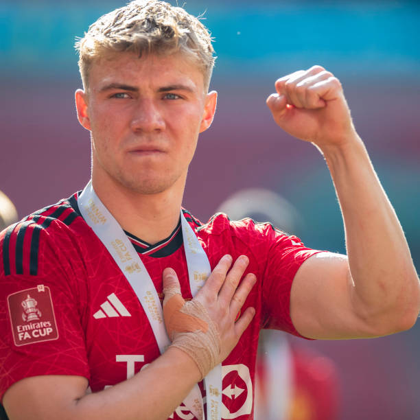 不仅仅依靠 不仅仅依靠